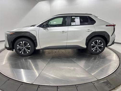 2025 Toyota bZ4X XLE
