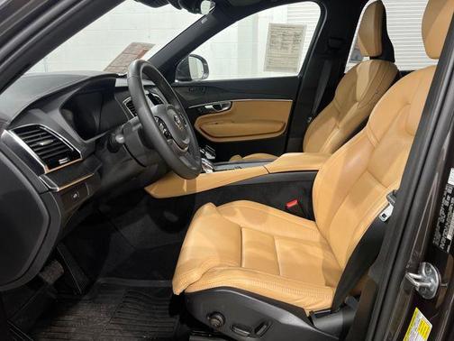 2024 Volvo XC90 B6 Ultimate Bright Theme 7-Seater