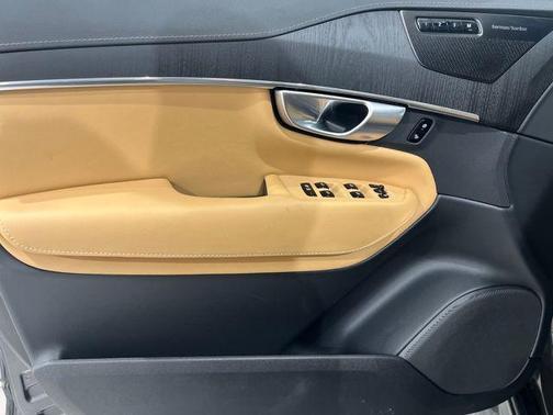 2024 Volvo XC90 B6 Ultimate Bright Theme 7-Seater
