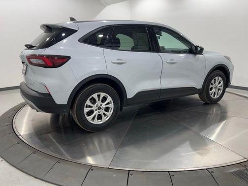 Space Silver Metallic 2025 Ford Escape Active