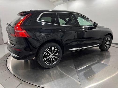 2022 Volvo XC60 B5 Inscription