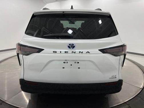2023 Toyota Sienna XLE 7 Passenger