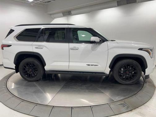 2025 Toyota Sequoia SR5