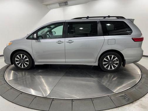 2018 Toyota Sienna XLE Premium