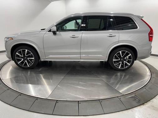 2023 Volvo XC90 B5 Plus