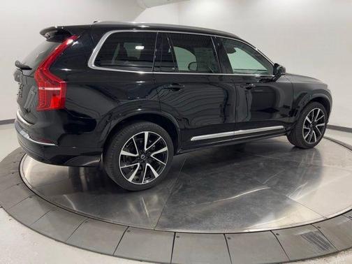 Onyx Black Metallic 2024 Volvo XC90 B6 Plus Bright Theme 7-Seater