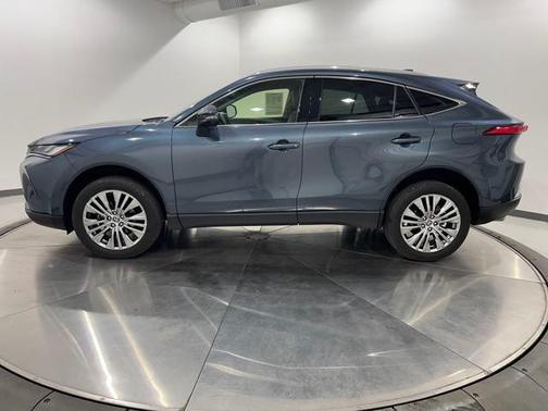 2022 Toyota Venza LE