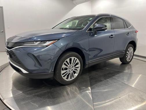 2022 Toyota Venza LE