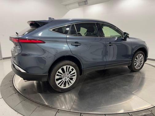 2022 Toyota Venza LE