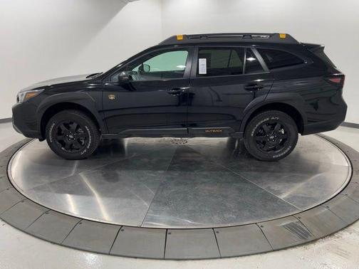 Crystal Black Silica 2024 Subaru Outback Wilderness