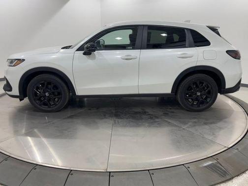 Platinum White Pearl 2023 Honda HR-V AWD Sport