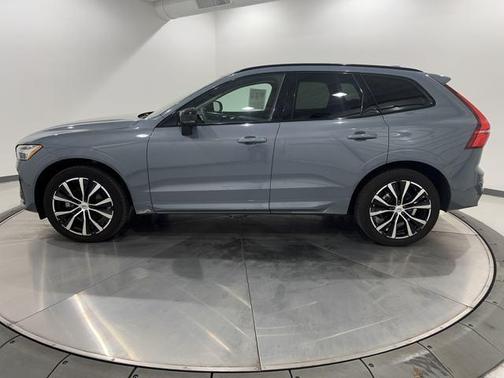 2023 Volvo XC60 B5 Plus Dark Theme