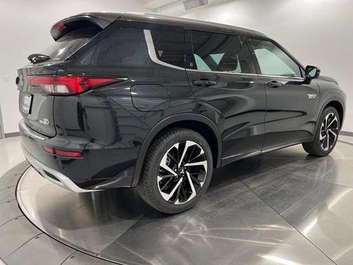2023 Mitsubishi Outlander PHEV 40th Anniversary S-AWC