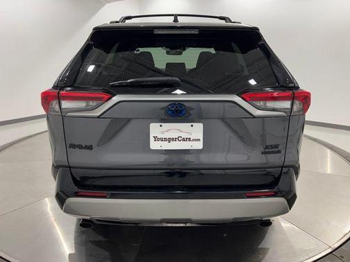 2022 Toyota RAV4 Hybrid SE
