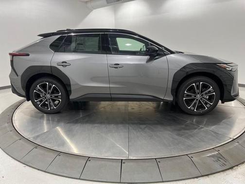 2025 Toyota bZ4X Limited