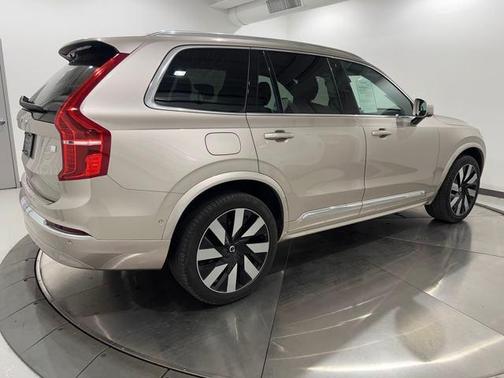 2024 Volvo XC90 Recharge Plug-In Hybrid T8 Plus Bright Theme 7-Seater