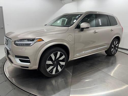 2024 Volvo XC90 Recharge Plug-In Hybrid T8 Plus Bright Theme 7-Seater