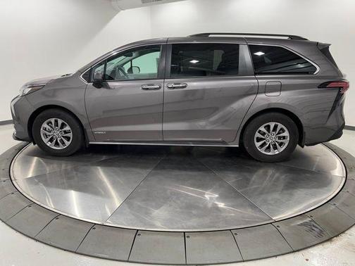 2021 Toyota Sienna XLE 7 Passenger
