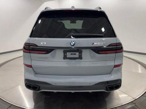 Brooklyn Grey Metallic 2025 BMW X7 M60i