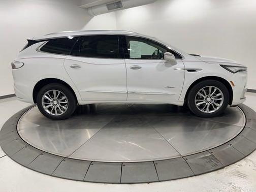 2022 Buick Enclave AWD Avenir