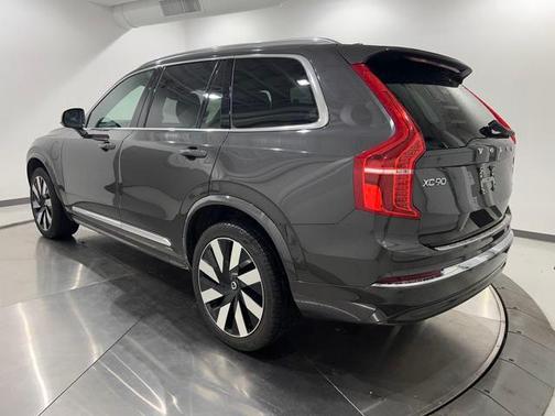 2023 Volvo XC90 Recharge Plug-In Hybrid T8 Ultimate Bright Theme 7-Seater