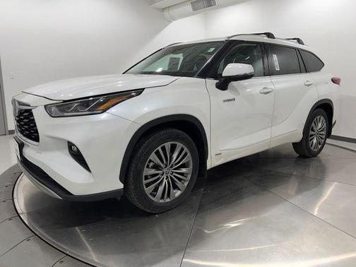 2021 Toyota Highlander Hybrid Platinum