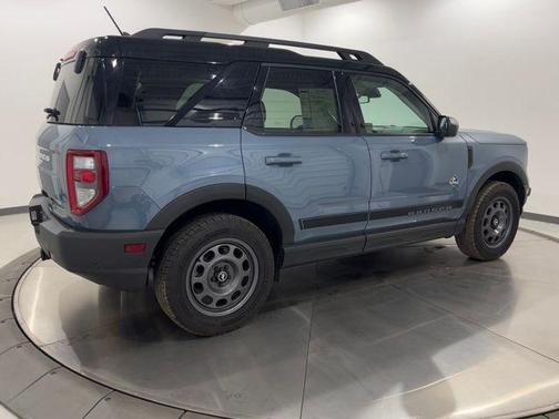 Azure Gray Metallic Tri-Coat 2024 Ford Bronco Sport Outer Banks