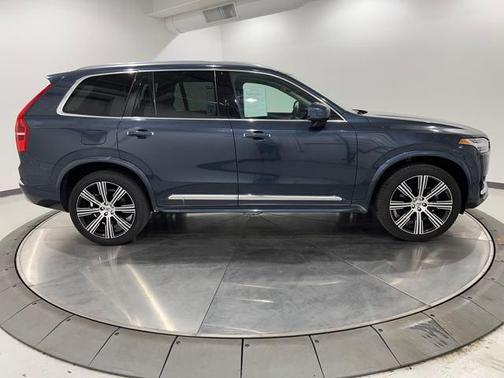 2022 Volvo XC90 T6 Inscription