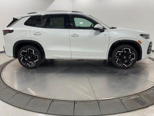 2025 Volkswagen Tiguan 2.0T SEL R-Line 4MOTION