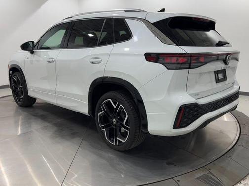 2025 Volkswagen Tiguan 2.0T SEL R-Line 4MOTION