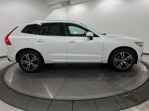 2019 Volvo XC60 T5 Momentum