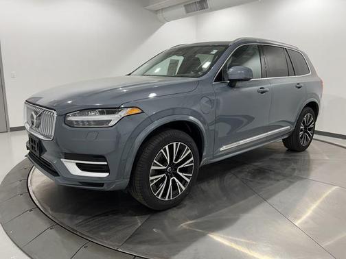 2023 Volvo XC90 Recharge Plug-In Hybrid T8 Plus Bright Theme 7-Seater