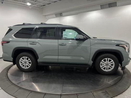 2025 Toyota Sequoia SR5