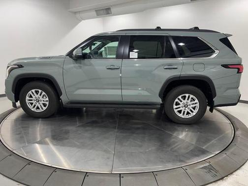 2025 Toyota Sequoia SR5