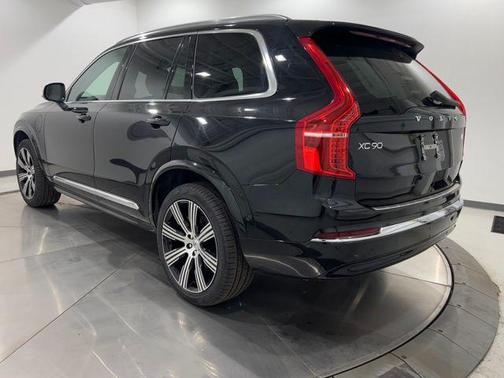 2023 Volvo XC90 Recharge Plug-In Hybrid T8 Plus Bright Theme 7-Seater