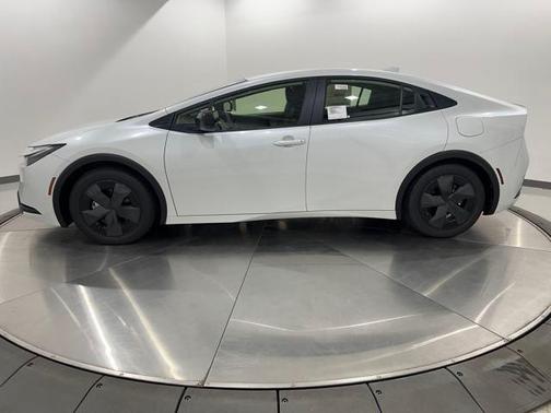 2025 Toyota Prius Plug-In Hybrid SE