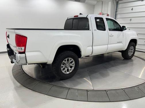 2016 Toyota Tacoma SR5