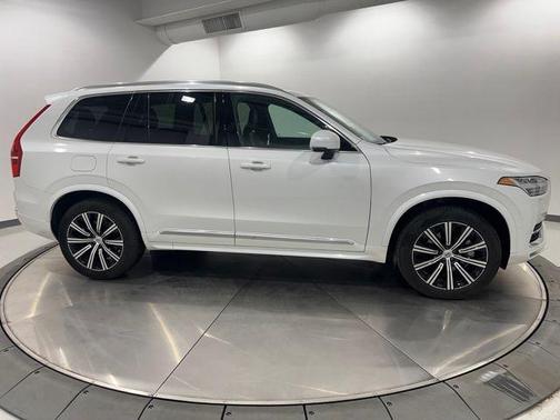 2024 Volvo XC90 B5 Core Bright Theme