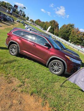 Ooh La La Rouge Mica 2018 Toyota Highlander XLE