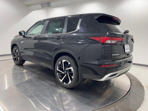 2023 Mitsubishi Outlander PHEV SE S-AWC