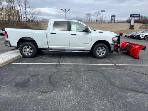 2024 RAM 2500 Big Horn Crew Cab 4x4 6'4' Box