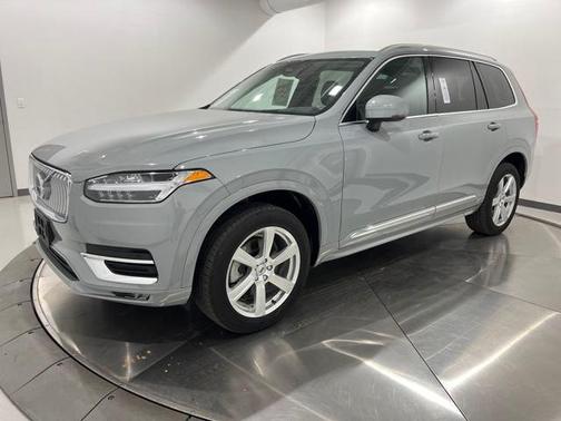 2024 Volvo XC90 B5 Core Bright Theme