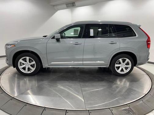 2024 Volvo XC90 B5 Core Bright Theme