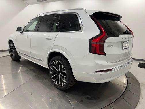 2025 Volvo XC90 Plug-In Hybrid T8 Plus 7-Seater