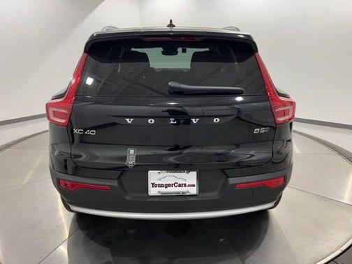 2025 Volvo XC40 B5 Plus Bright Theme