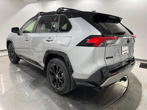 2022 Toyota RAV4 Hybrid SE