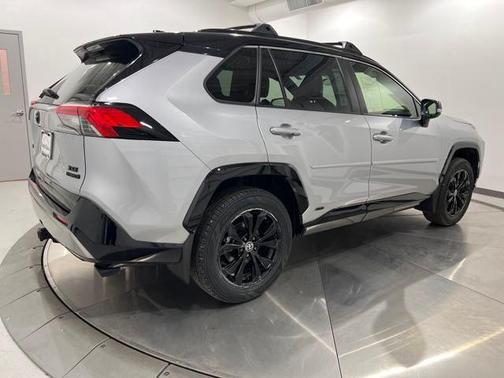 2022 Toyota RAV4 Hybrid SE