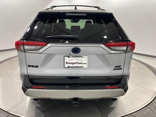2022 Toyota RAV4 Hybrid SE