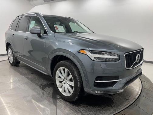 2017 Volvo XC90 T6 Momentum