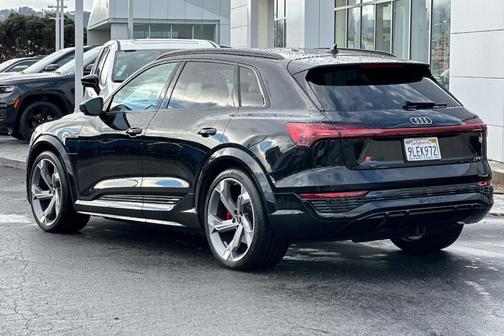 2024 Audi SQ8 e-tron Premium Plus